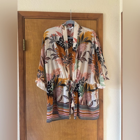 DR2 Multicolor Abstract Kimono - Picture 9 of 9